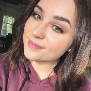 Meet your Posher, Leah